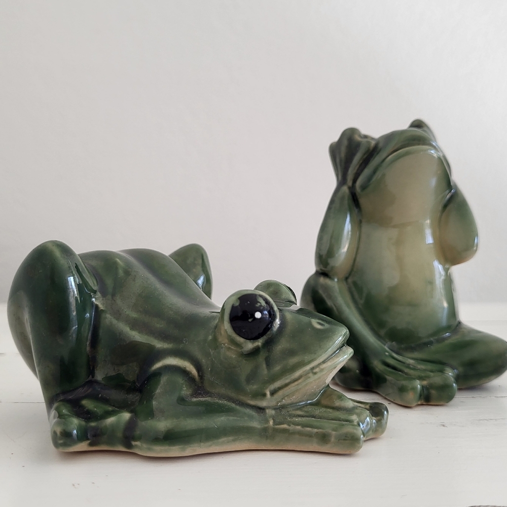 Vintage Green Ceramic Frog Figurines - Picture 3 of 8